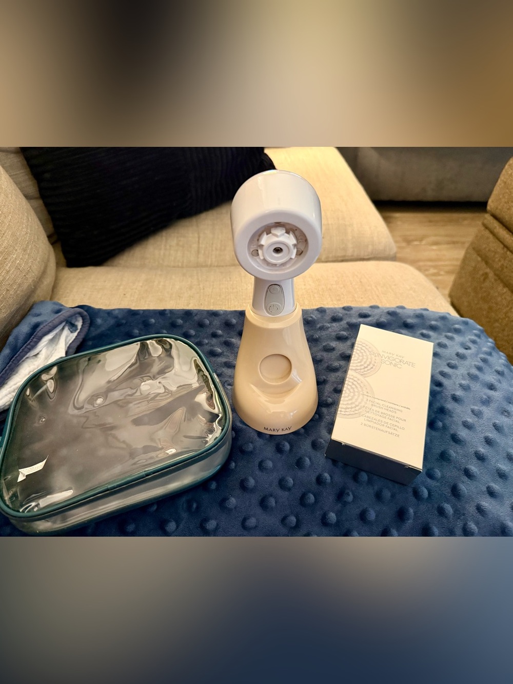 Mary Kay Skinvigorate Sonic Facial Cleansing Brush w/ Stand and Travel Case